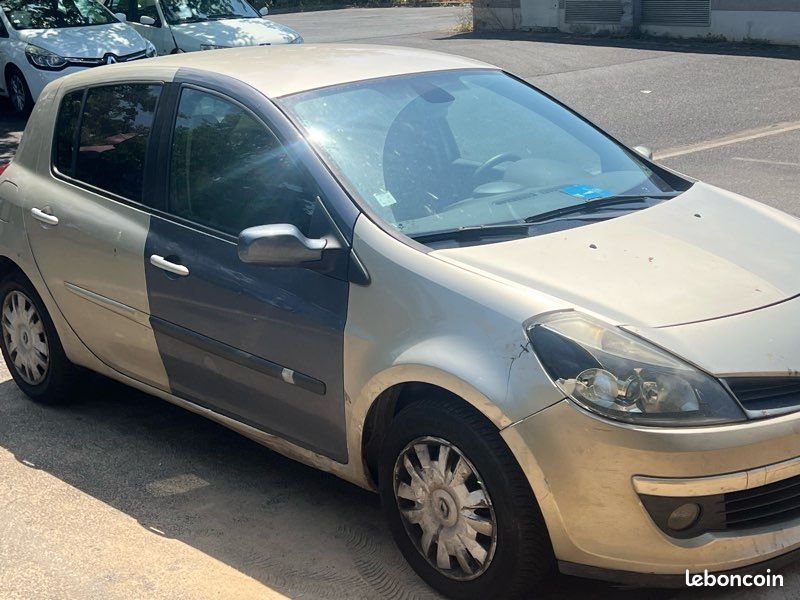 Clio 3 initiale (image 2)