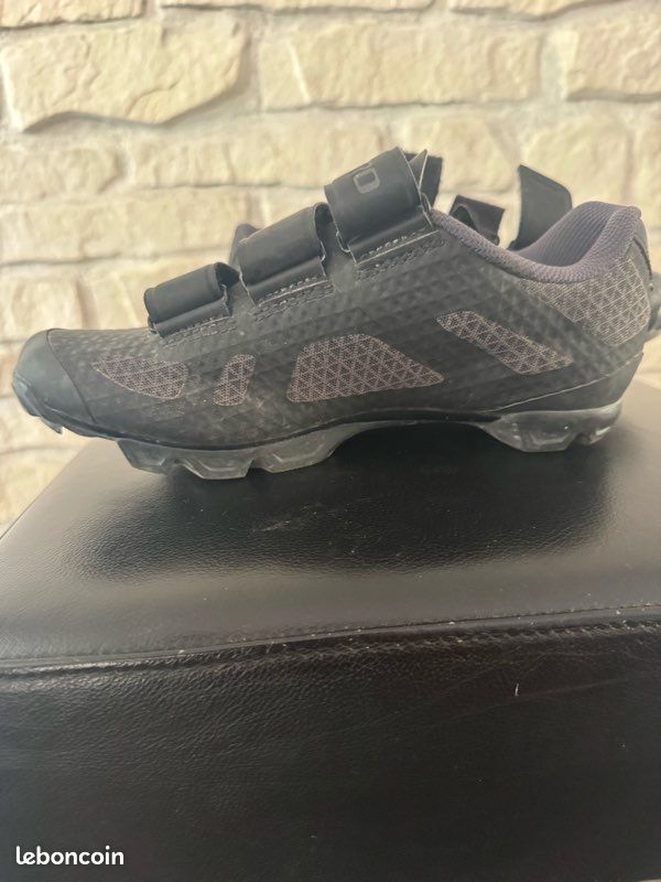 Chaussure pour vélo GIRO p:38 px 30 (image 2)