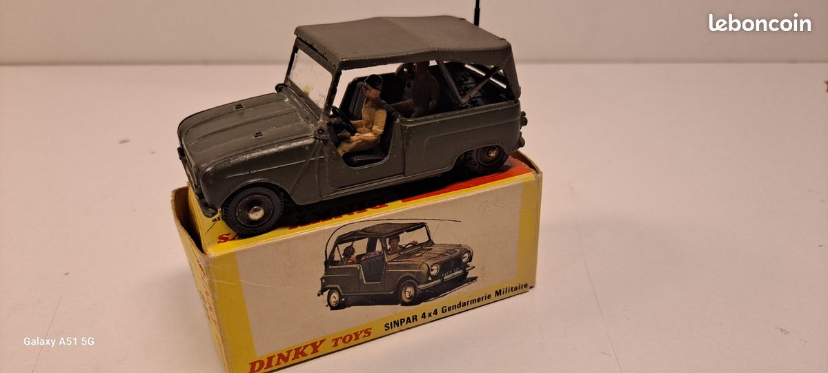 Dinky Toys 815 - Renault 4 Sinpar 4x4 Gendarmerie Militaire - Boîte D'origine