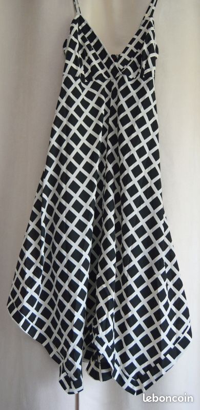 Robe noire et écrue "aller simplement" neuve S/M (image 1)