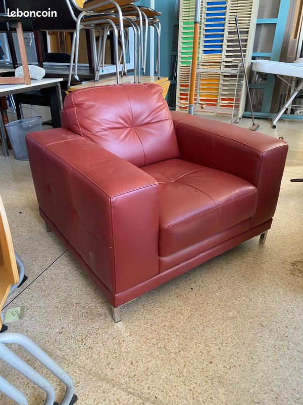 Fauteuil rouge (image 1)