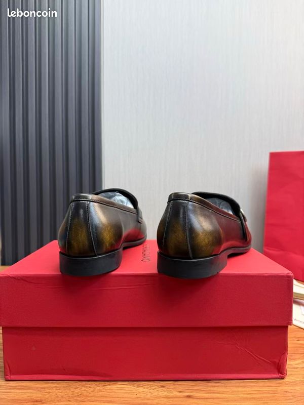 Mocassins Ferragamo, taille 42 (image 5)