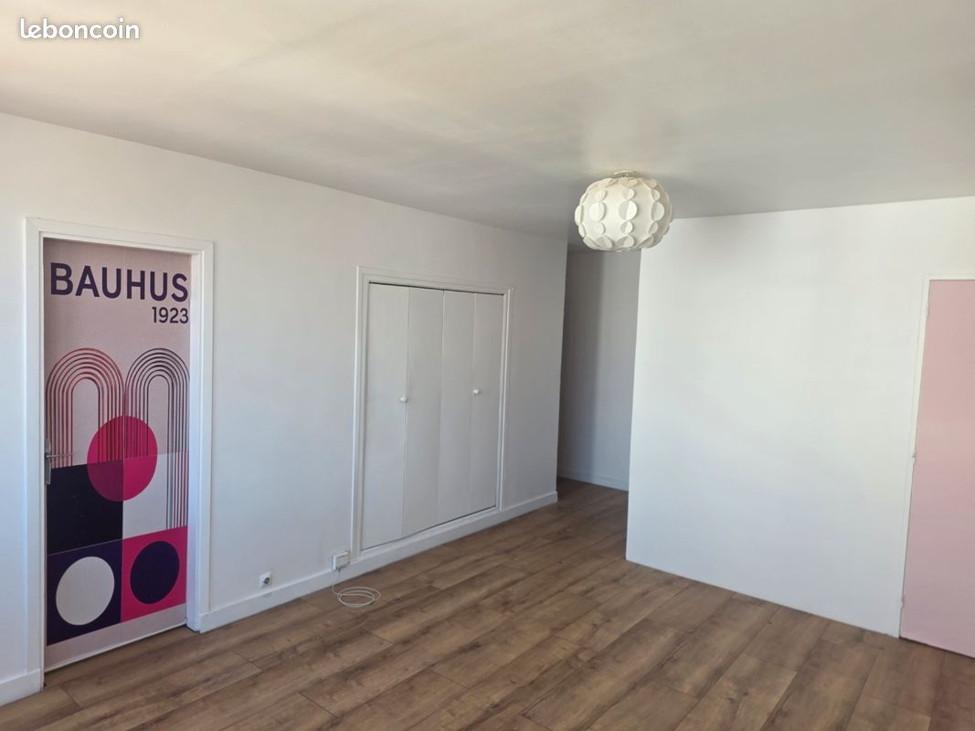 Appartement 2 pièces 48 m² · à Paris · 48,3 m² · 1 300 €