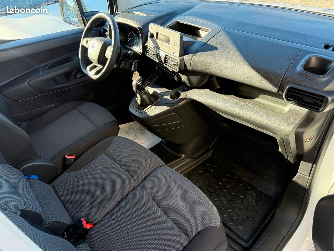 11 658 ht citroen berlingo van xl long 950kg bluehdi 100 s&s bvm5 club. 56 000kms. 1ere main (image 12)