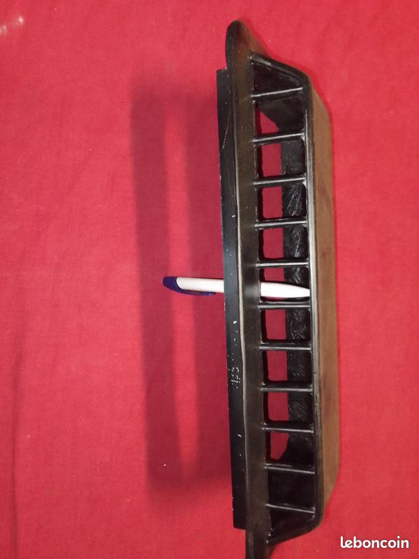 Vends une grille d'aération pour R12 Gordini (image 3)