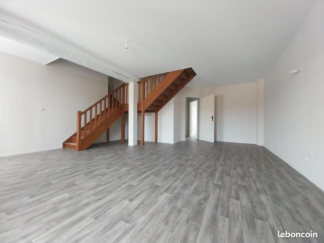 Appartement 5 pièces 122 m² · à Chevillon · 122 m² · 576 €/mois