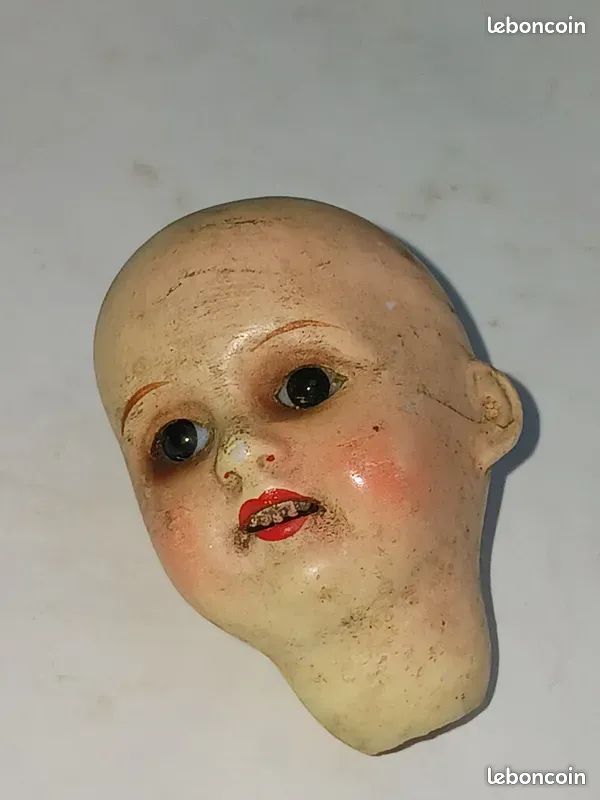 Tête De Poupée En Porcelaine Image stock - Image du artistique, nostalgique: 27322147