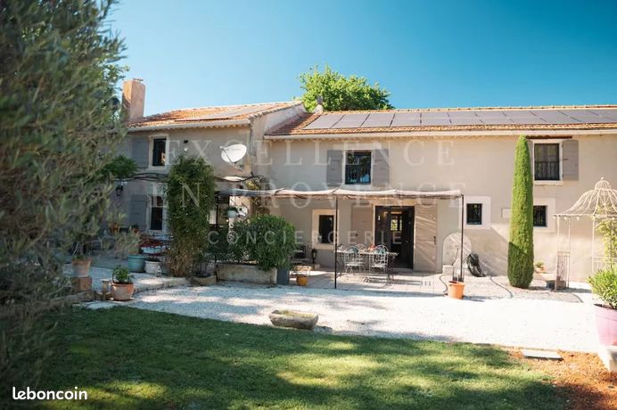 Mas 8 pièces 278 m²