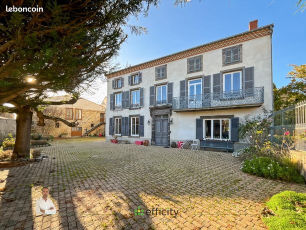 Maison 9 pièces 260 m²