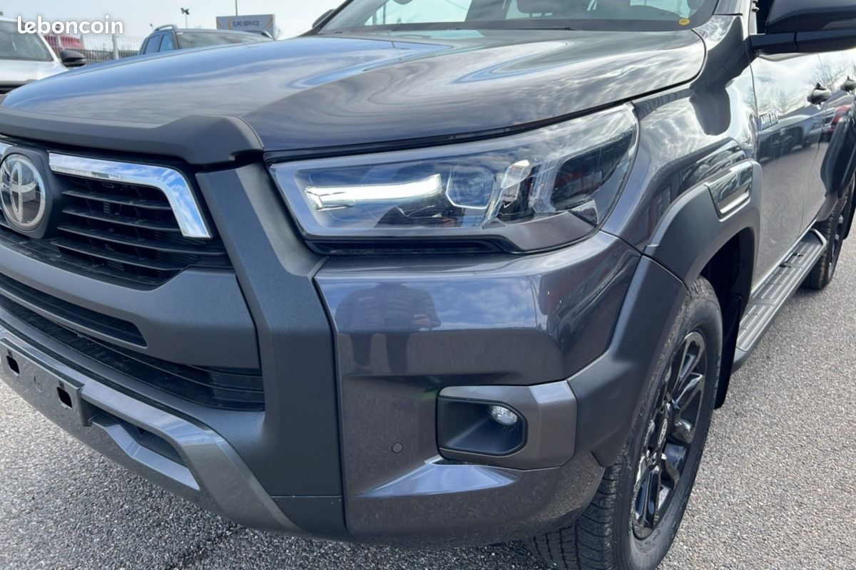 Toyota Hilux 2.8 204 BVA INVINCIBLE 4PL (image 16)