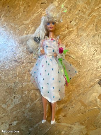 Tenue Pour Poupée Barbie Mattel (modèle 2691) - Occasion
