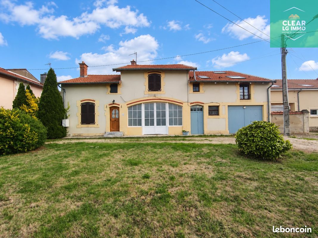 Maison 8 pièces 270 m² · à Étain · 270 m² · 239 000 €