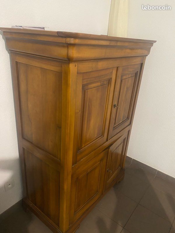 Buffet en bois (image 1)