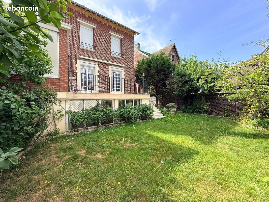 Maison 10 pièces 167 m² · à Compiègne · 167 m² · 772 500 €