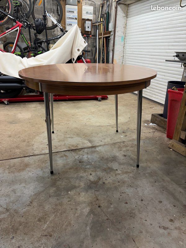 Table ronde Formica (image 1)