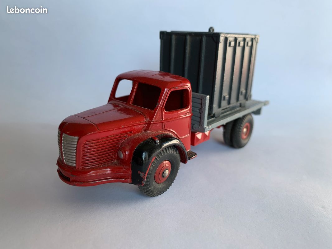 DINKY TOYS FRANCE. BERLIET CONTAINER. Ref: 34 B
