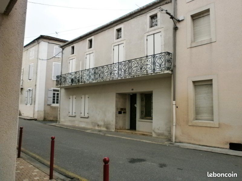 Maison 10 pièces 240 m² · à Sainte-Livrade-sur-Lot · 240 m² · 135 000 €