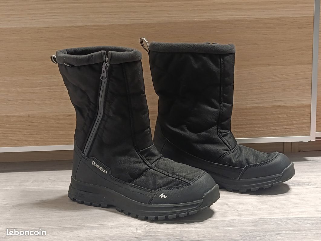 Bottes De Randonnée Quechua Taille 43 (39 EU) - Couleur Bleue - Occasion En Bon état - Désinfectées