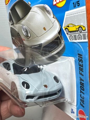 Hot Wheels - Porsche 911 Carrera T - Factory Fresh 1/5 - JJK80 - Short Card - Noir - Mattel 2026 (15/250) - Modèle Licence - Mattel - 1:64 Hot Wheels - Porsche 911 Carrera T - Factory Fresh 1/5 - JJK80 - Short Card - Noir - Mattel 2026 (15/250) - Modèle Licence - Mattel - 1:64