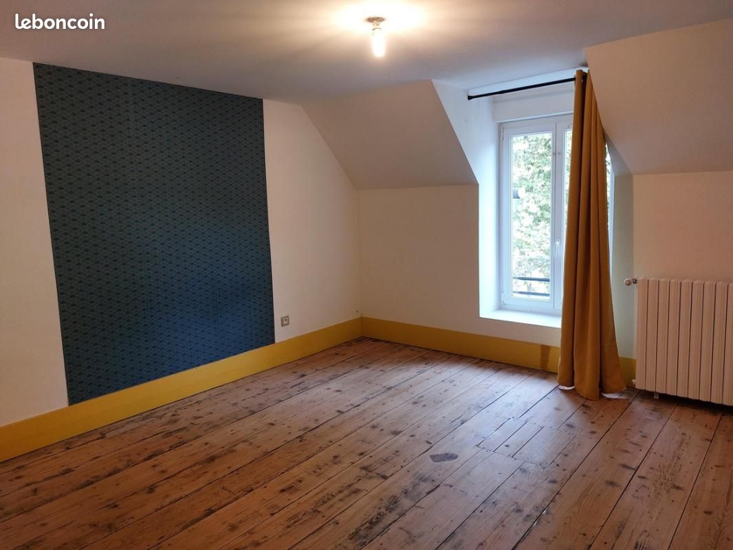 Appartement 5 pièces 109 m² · à Saint-Germain-du-Plain · 109 m² · 880 €/mois