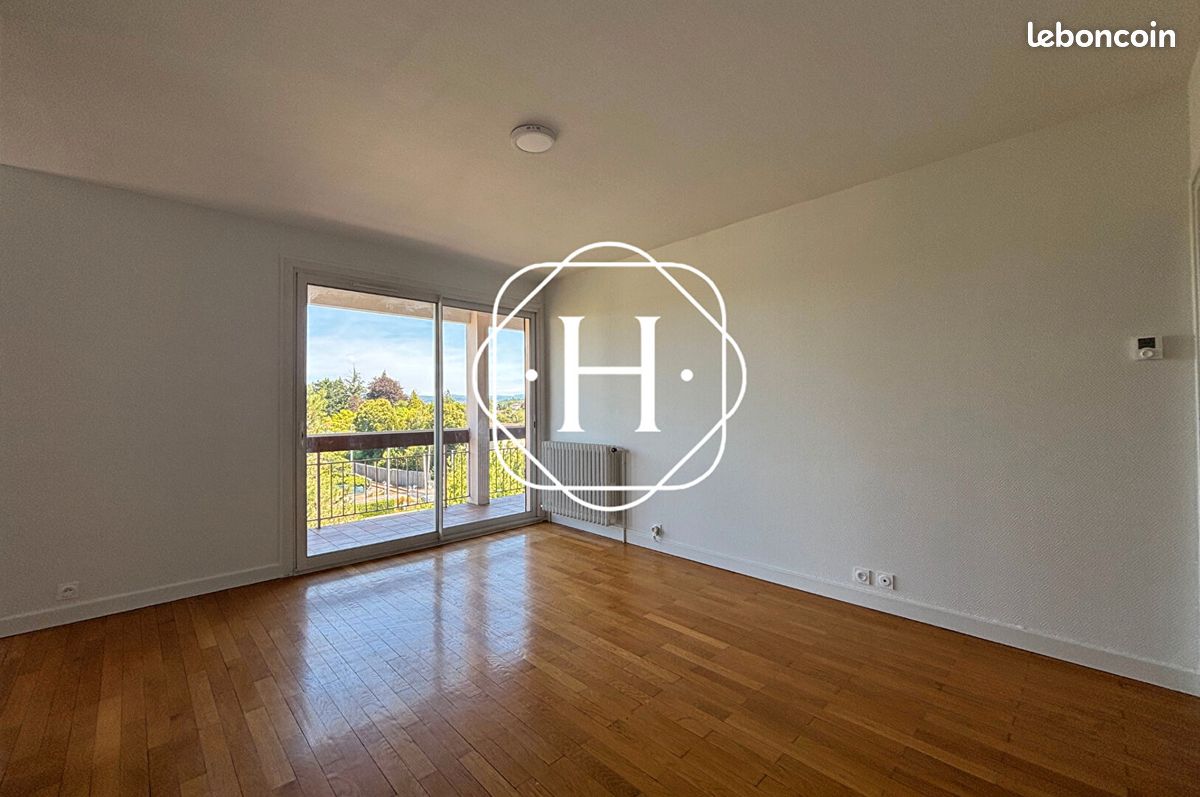 Appartement 3 pièces 77 m² · à Bourg-en-Bresse · 77 m² · 880 €