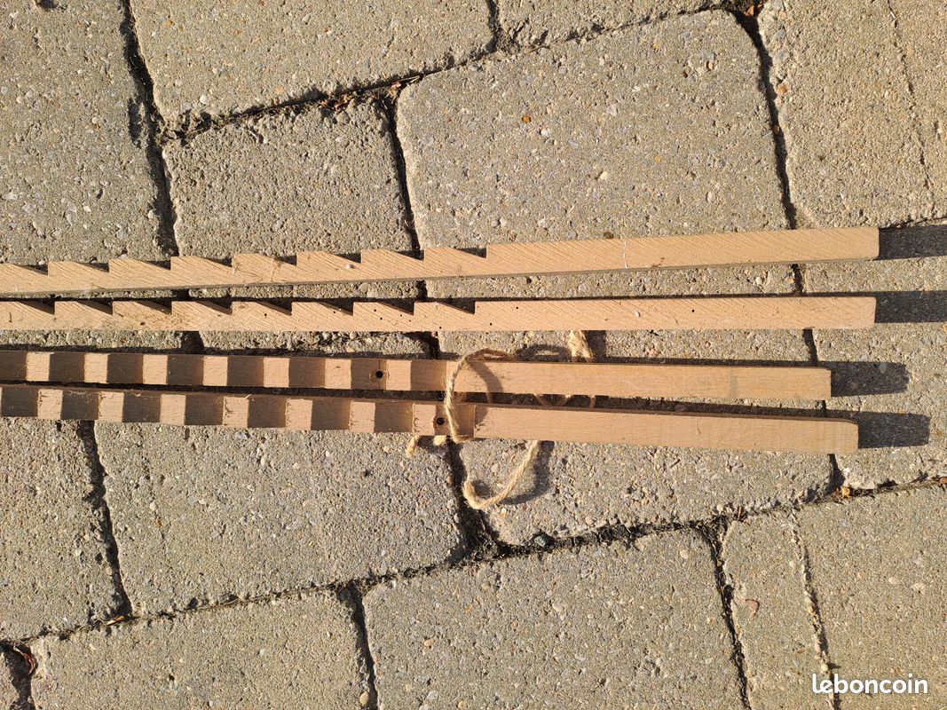Un lot de 4 Crémaillères pour étagère en bois 200x2x2cm (image 3)