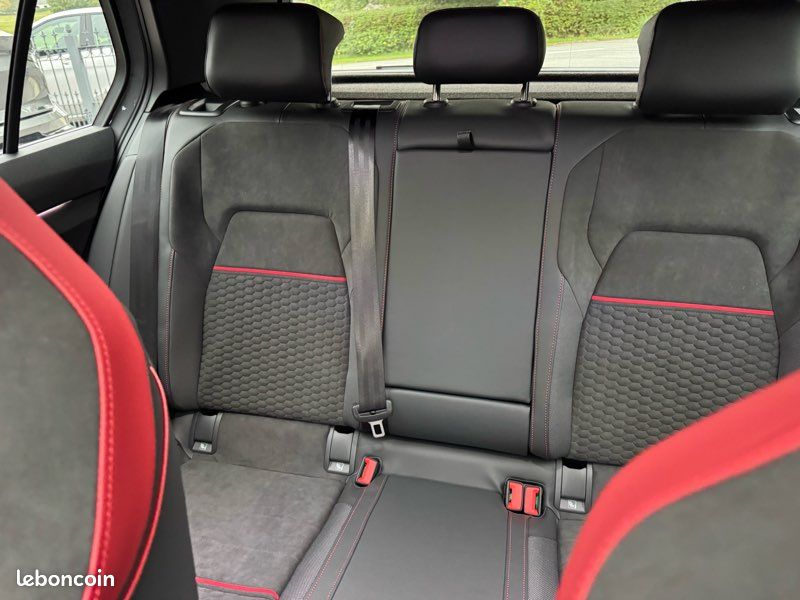 Volkswagen golf 8 gti clubsport face lift 4950 kms pack gti performance akrapovic dcc 270 km h area view harman kardon tete haute malus a prevoir (image 11)