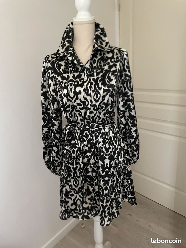 Robe noire et blanche beige chic (image 4)