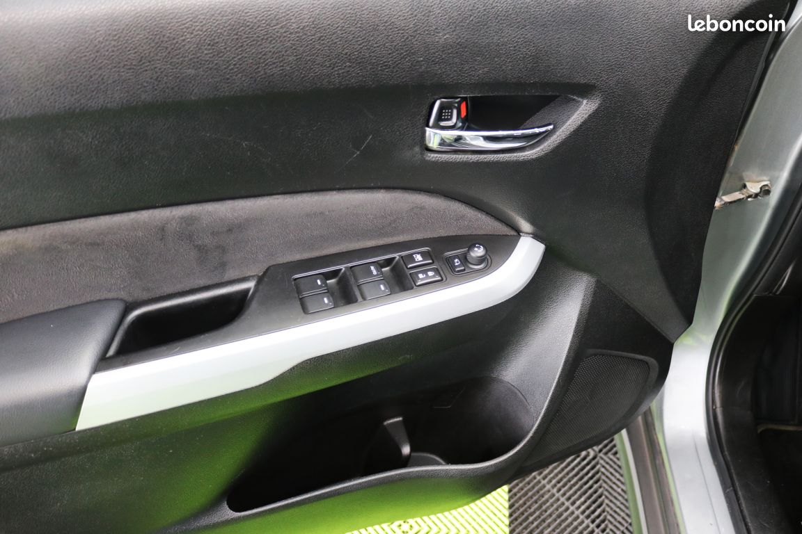 Suzuki Vitara 4x4 1.6 DDiS 120 ch Pack Allgrip BVM6 (image 17)