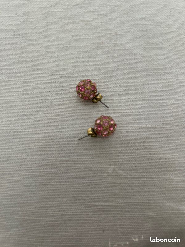 Boucle d’oreille (image 1)