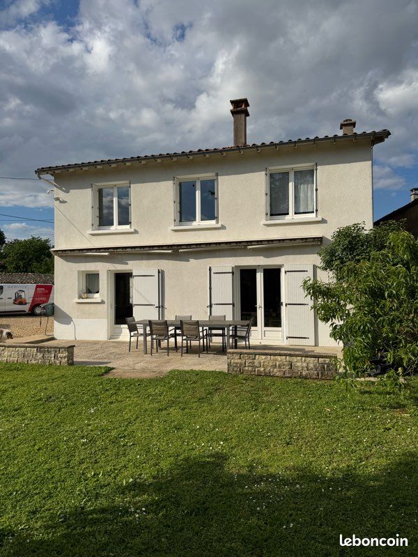 Maison 5 pièces 129 m² · à Aigondigné · 129 m² · 170 000 €