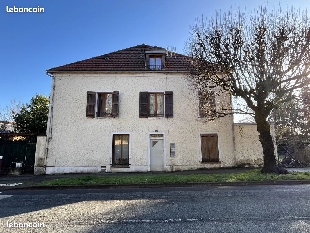Immeuble 7 pièces 132 m² · à Dourdan · 132 m² · 415 000 €