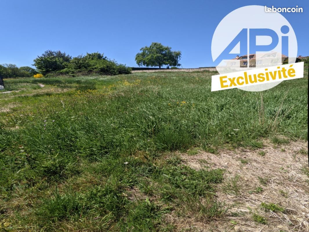 Terrain 2134 m² · à La Tourette · 95 000 €