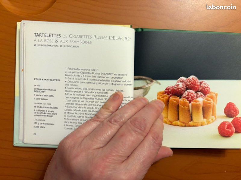 Les cigarettes russes Delacre. Les 30 recettes culte. Emmanuelle Redaud.  Collection Les tout-petits de Marabout, 2012