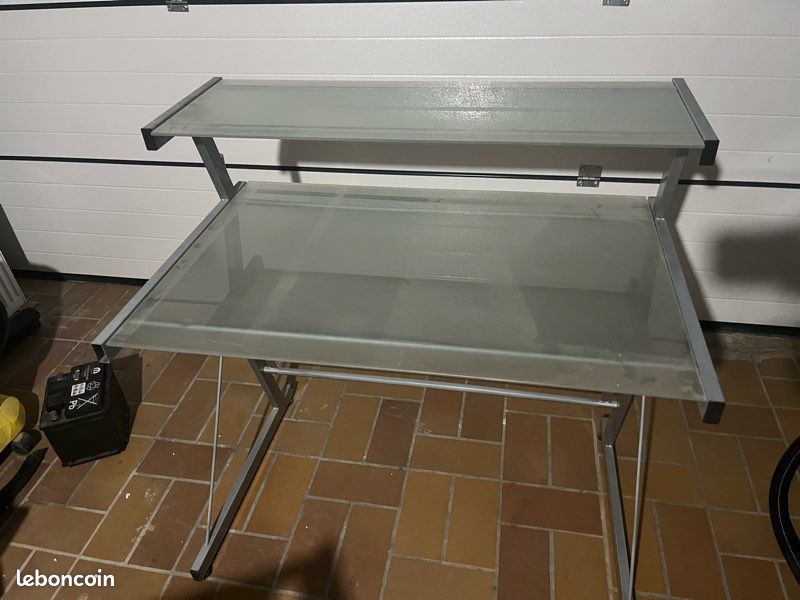 Bureau (image 2)