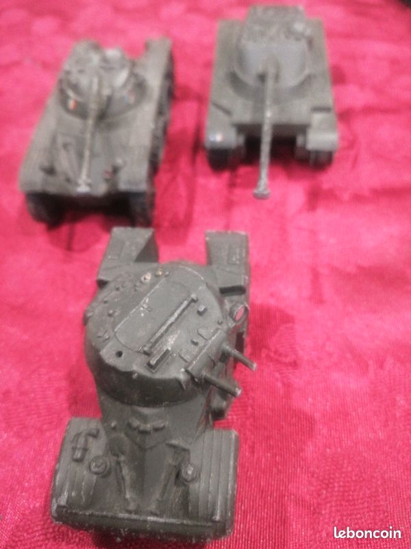 Lot Char dinky toys Panhard, AMX, (image 1)
