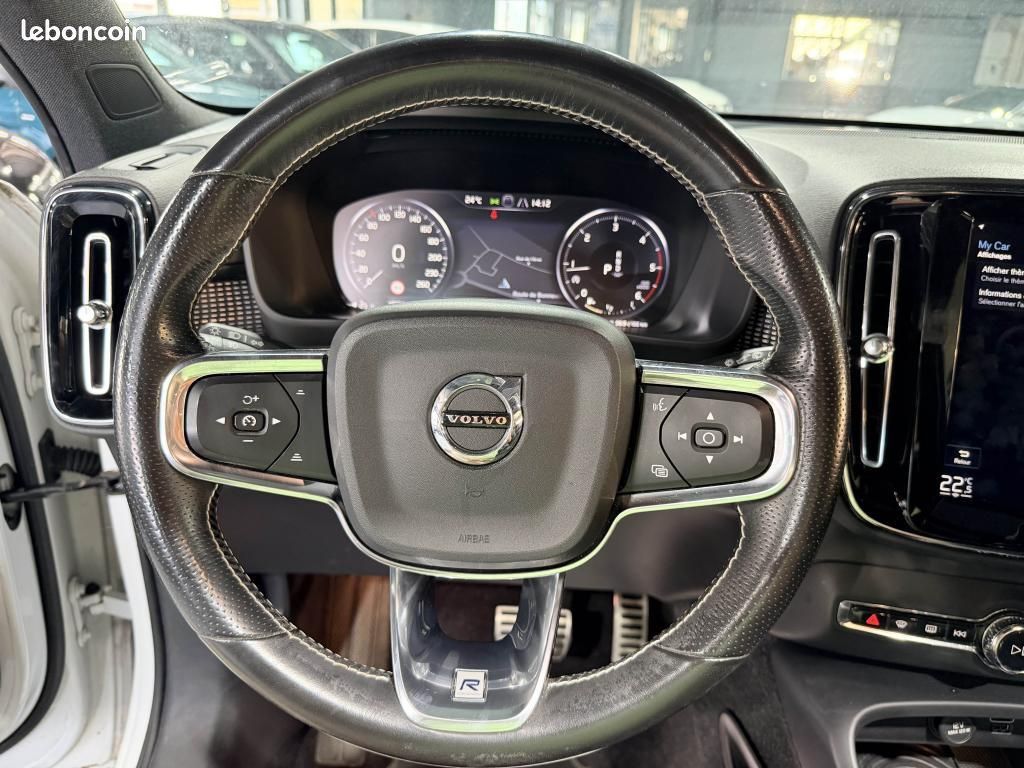 VOLVO XC40 D4 AWD 190 ch Geartronic R-Design- Toit ouvrant- Harman/Kardon- Keyless (image 24)