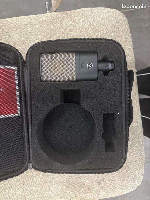 Pack Home Studio Complet – Austrian Audio OC16 + Focusrite Scarlett Solo 4e Gen + Casque Roland RH-5 + Bras & Accessoires (image 1)