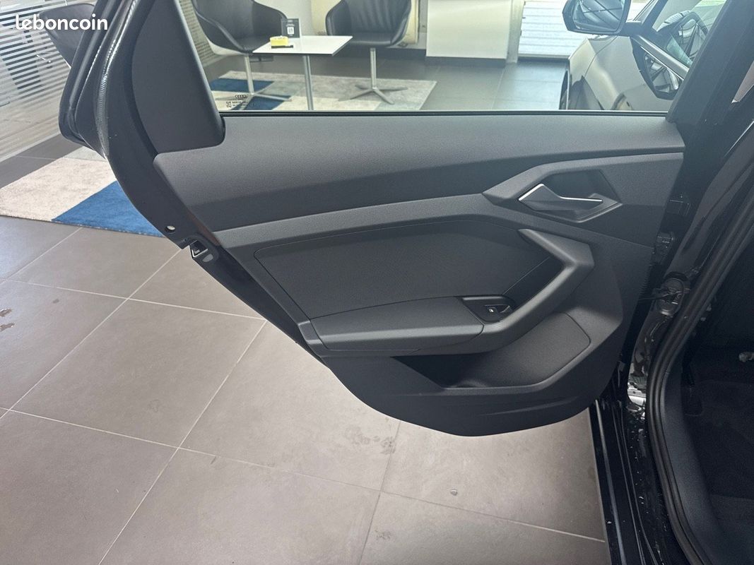 AUDI A1 Sportback 30 TFSI 116 ch S tronic 7 Design (image 27)