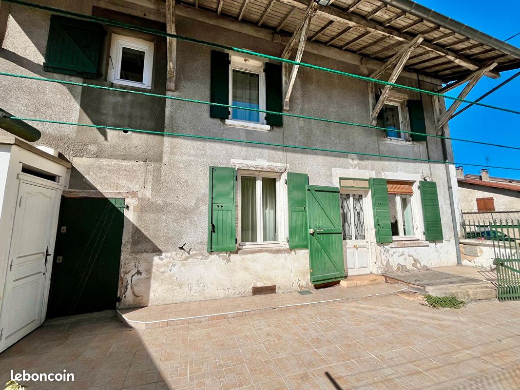 Maison 3 pièces 79 m² · à Nivolas-Vermelle · 79 m² · 140 000 €