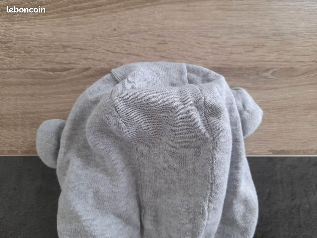 Pull bicolore avec maille fantaisie sur le haut garçon gris
