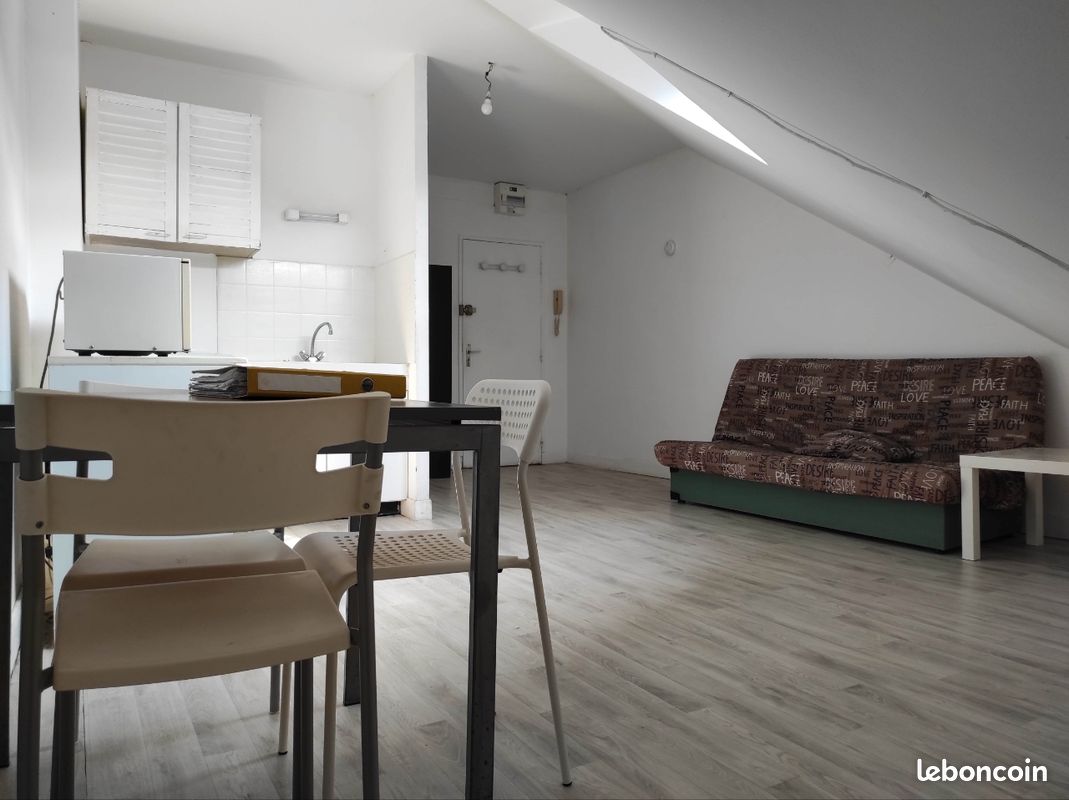 Appartement 1 pièce 20 m² · à Charleville-Mézières · 20 m² · 275 €