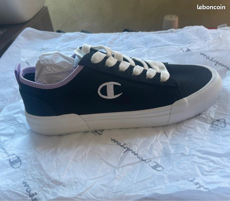 NOUVEAU  Baskets Champion Originales - Style et Confort Assurés. T39 (image 2)