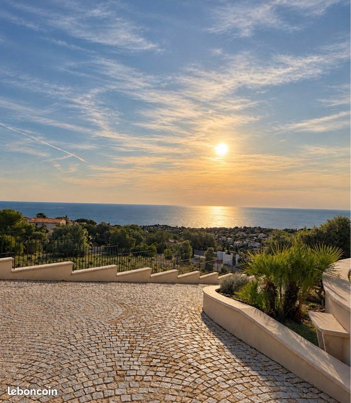 Maison 5 pièces 200 m² · à Fréjus · 200 m² · 1 750 000 €