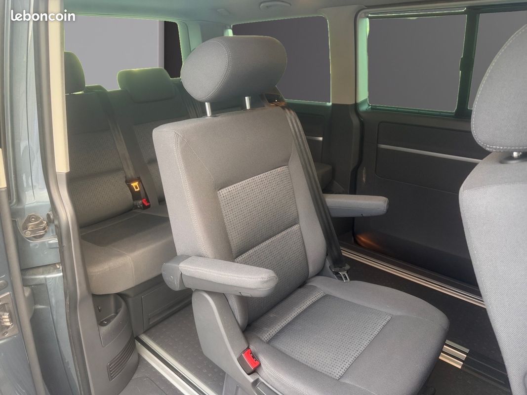 VOLKSWAGEN MULTIVAN 2.5 TDI 130 sièges chauffants carplay clim 3 zones garantie 12 mois (image 7)