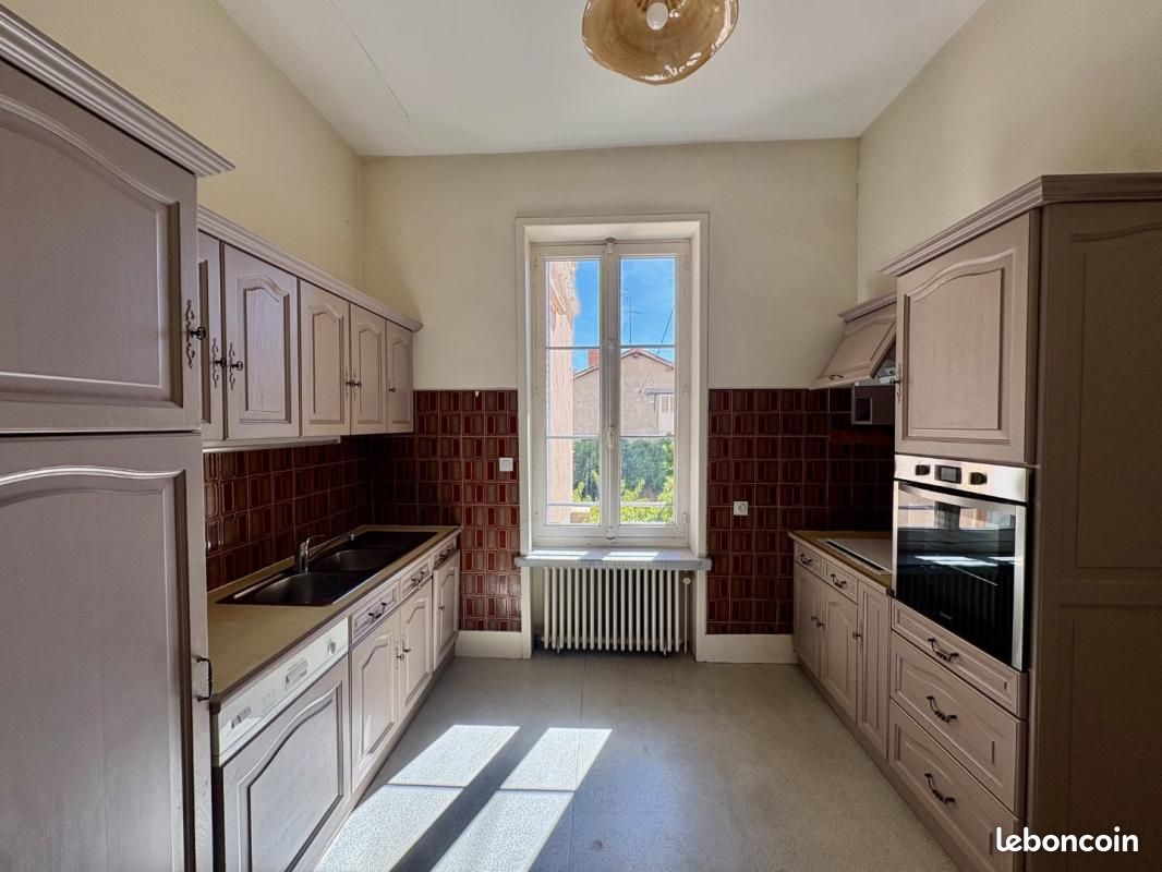 Appartement 3 pièces 90 m² · à Roanne · 90 m² · 582 €/mois