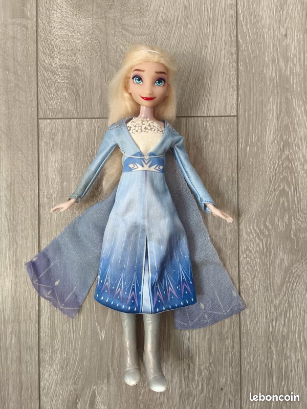 Poupée Reine des neiges 2 (image 1)