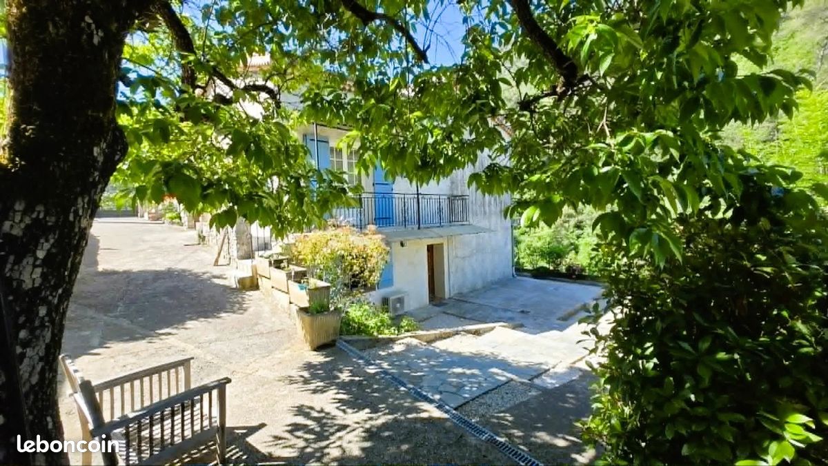 Maison 5 pièces 210 m² · à L'Escarène · 210 m² · 599 000 €