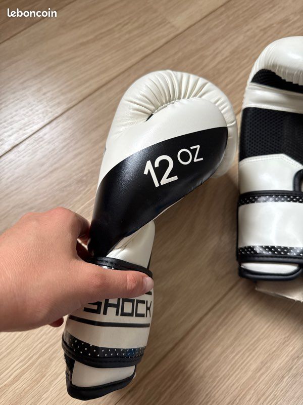 Gant de boxe blanc pour femmes (image 3)