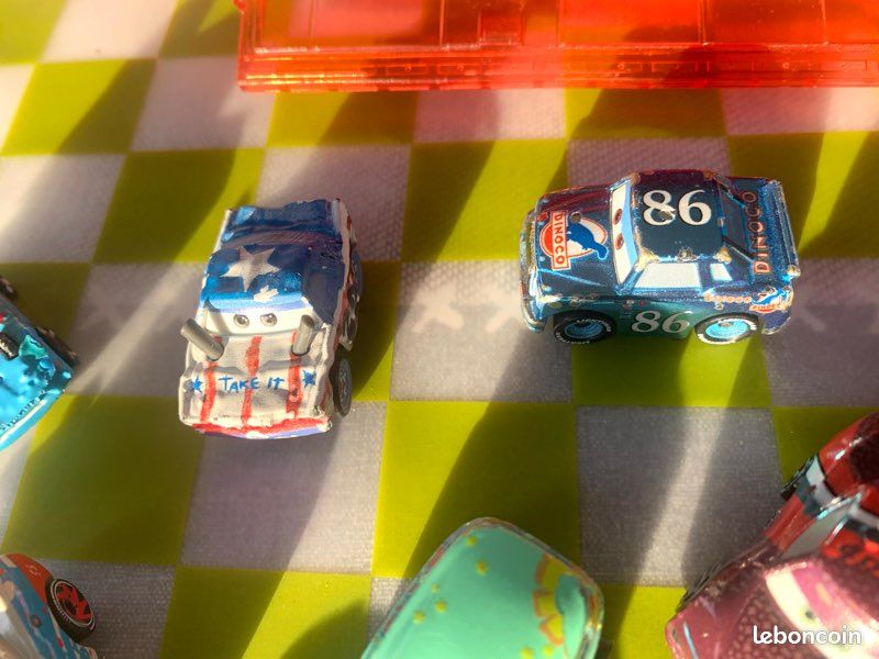 Camion +16 mini voitures Disney (image 8)